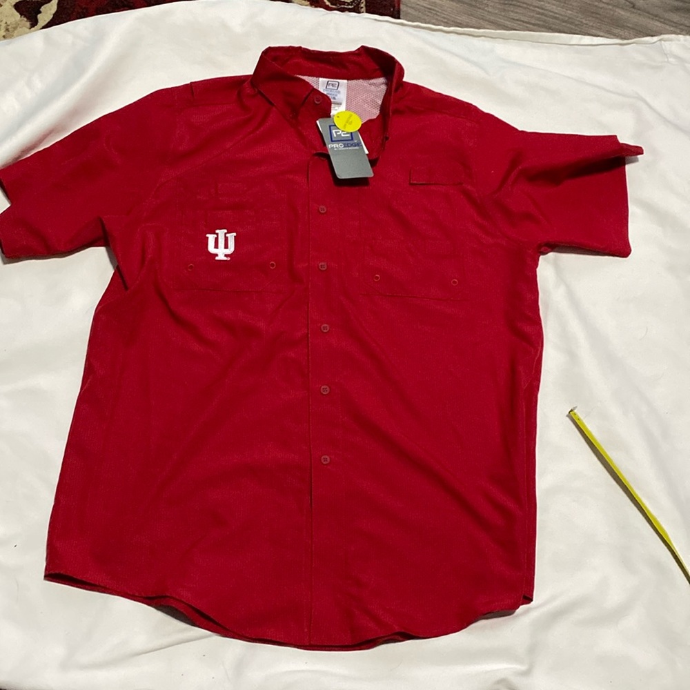 Indiana Hoosiers Shirt Red IU Button Up Fishing Camp Mesh UPF Adult Size M